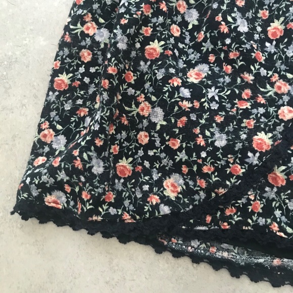 American Eagle summer collection shorts - Picture 2 of 3